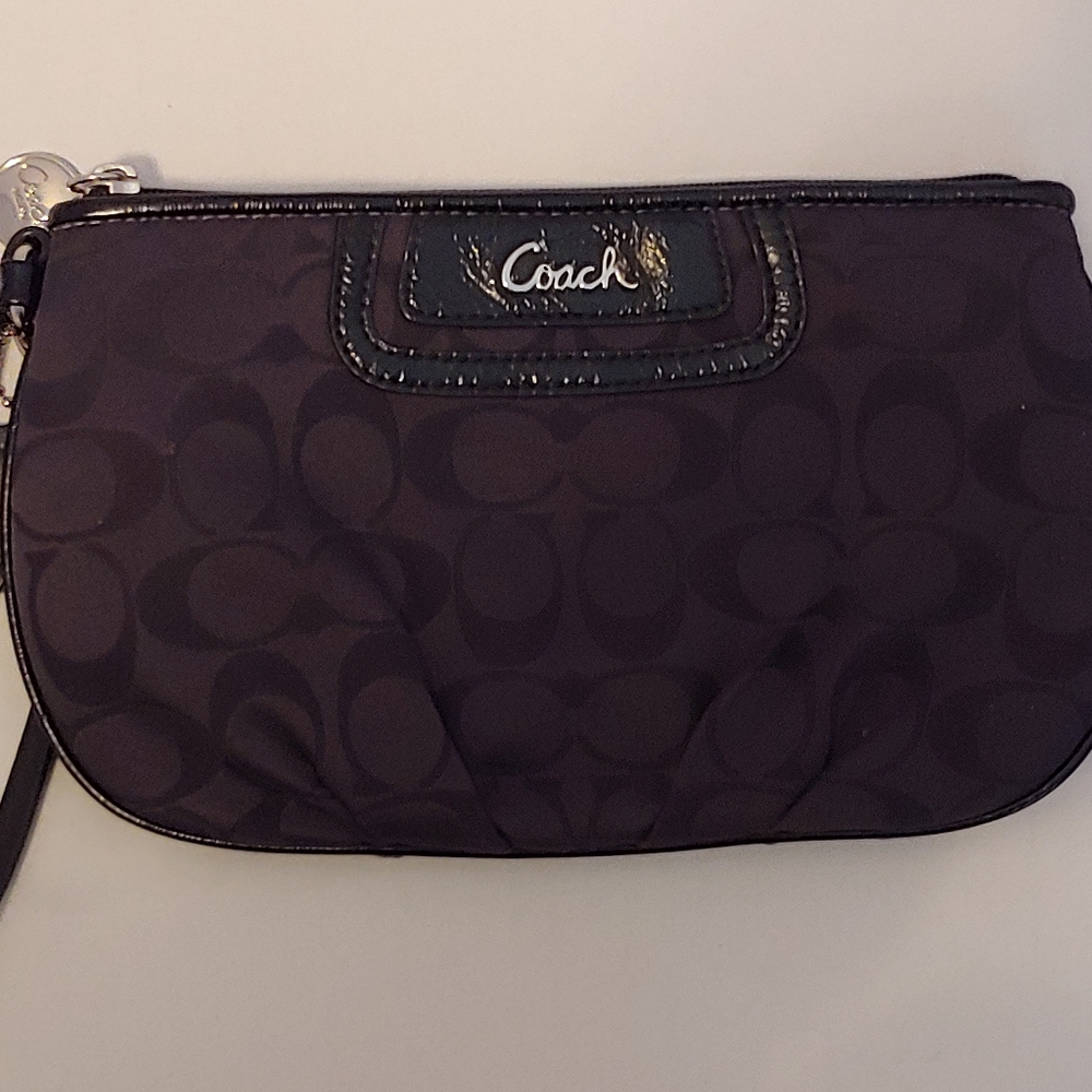 Coach small wristlet black.